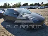 2023 Tesla Model 3 фото