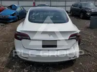 2023 Tesla Model 3 фото
