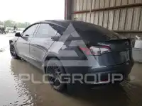 2023 Tesla Model 3 фото