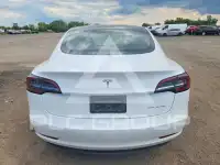 2023 Tesla Model 3 фото