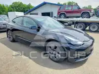 2023 Tesla Model 3 фото