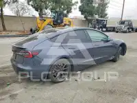 2023 Tesla Model 3 фото