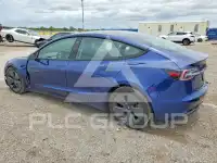 2023 Tesla Model 3 фото