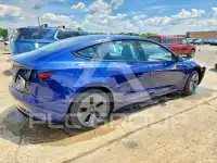 2023 Tesla Model 3 фото