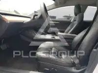 2023 Tesla Model 3 фото