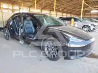 2023 Tesla Model 3 фото