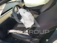 2023 Tesla Model 3 фото