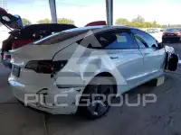 2023 Tesla Model 3 фото