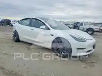 2023 Tesla Model 3 фото