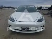 2023 Tesla Model 3 фото