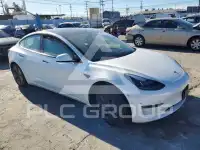 2023 Tesla Model 3 фото