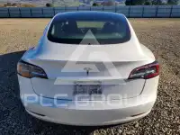 2023 Tesla Model 3 фото
