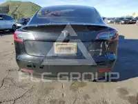 2023 Tesla Model 3 фото