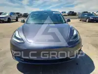 2023 Tesla Model 3 фото