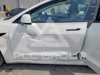 2023 Tesla Model 3 фото