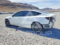 2023 Tesla Model 3 фото