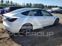 2023 Tesla Model 3 фото