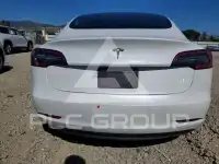 2023 Tesla Model 3 фото