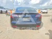 2023 Tesla Model 3 фото