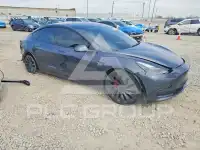 2023 Tesla Model 3 фото