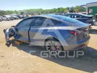 2023 Tesla Model 3 фото