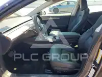 2023 Tesla Model 3 фото