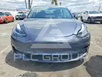 2023 Tesla Model 3 фото