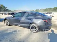 2023 Tesla Model 3 фото