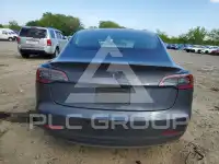 2023 Tesla Model 3 фото