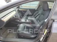 2023 Tesla Model 3 фото