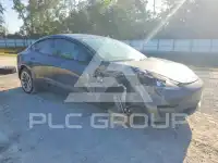 2023 Tesla Model 3 фото