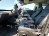 2023 Tesla Model 3 фото