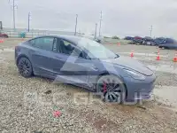 2023 Tesla Model 3 фото