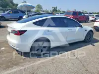 2023 Tesla Model 3 фото