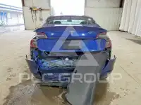 2023 Tesla Model 3 фото