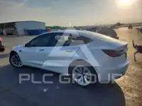 2023 Tesla Model 3 фото