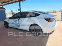 2023 Tesla Model 3 фото