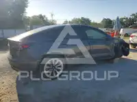 2023 Tesla Model 3 фото