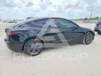 2023 Tesla Model 3 фото