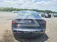 2023 Tesla Model 3 фото