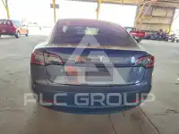 2023 Tesla Model 3 фото