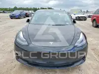 2023 Tesla Model 3 фото