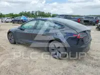 2023 Tesla Model 3 фото