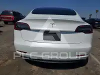 2023 Tesla Model 3 фото