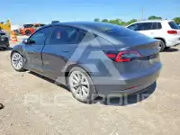 2023 Tesla Model 3 фото