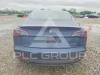 2023 Tesla Model 3 фото