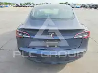 2023 Tesla Model 3 фото