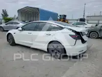 2023 Tesla Model 3 фото