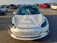 2023 Tesla Model 3 фото