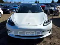 2023 Tesla Model 3 фото